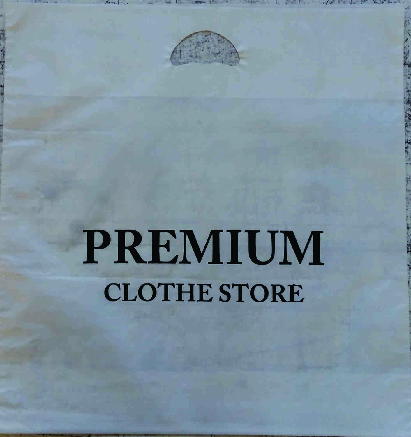 Tipo boutique con refuerzo arriba y fuelle abajo